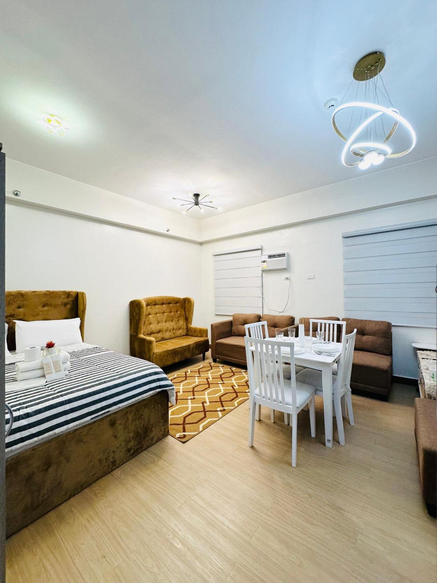 Starlight Suites Trece Martires Εξωτερικό φωτογραφία