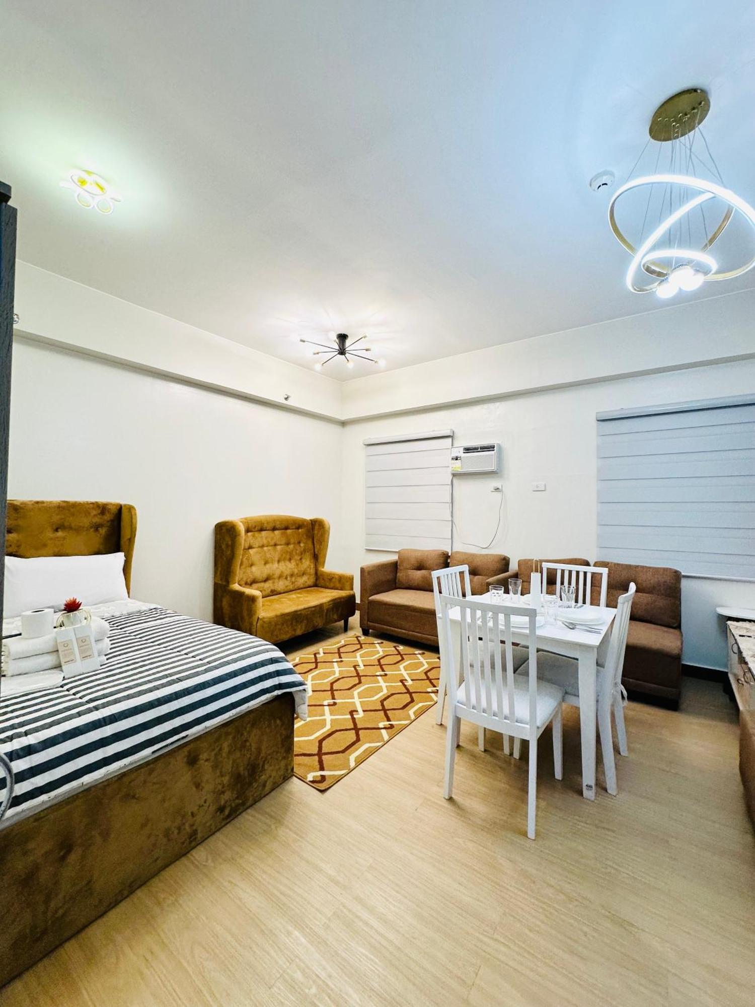 Starlight Suites Trece Martires Εξωτερικό φωτογραφία